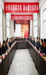 关家镇区镇人大代表：叙乡情献良策 情暖返乡人员